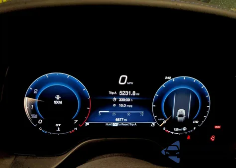 2023 Maserati Grecale Modena z USA, uszkodzony, nr VIN ZN682AVM5P7407701